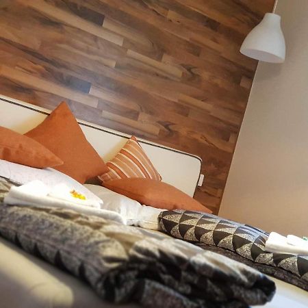 Twins Hotel Hurbanovo Ngoại thất bức ảnh